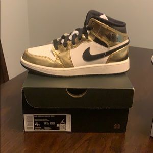 Air Jordan 1 mid